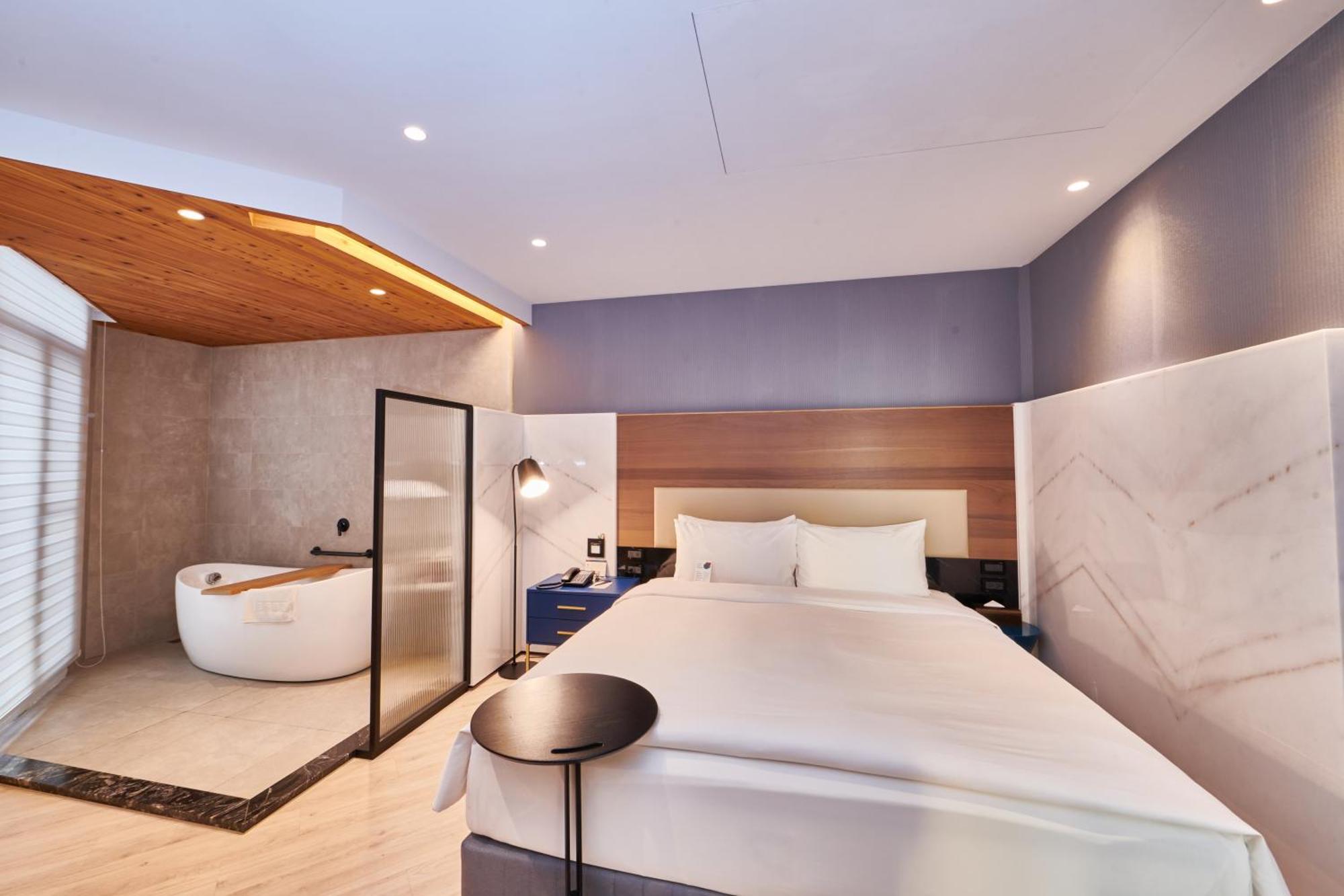 墾丁耳東華苑erdong Manor B&B 외부 사진